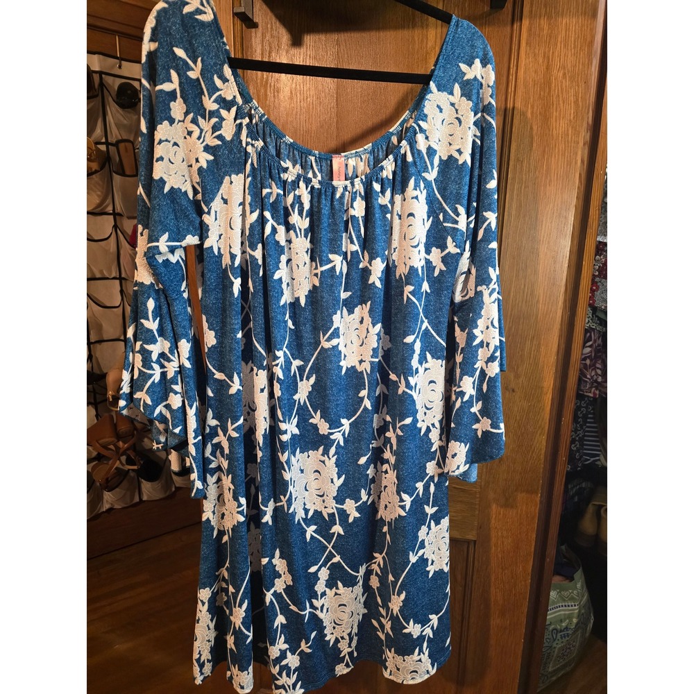 Honeyme Curvy XL Boho Dress Blue White Floral Bell Sleeve Knee Length